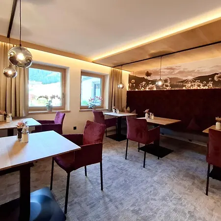 Haus Tirol 3* トゥクス