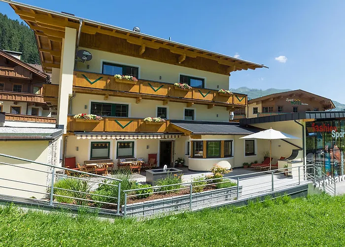 Bed and Breakfast Haus Tirol 3*