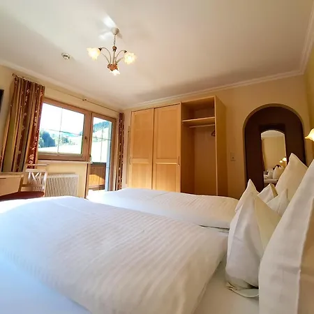 Haus Tirol Oda ve Kahvaltı 3*