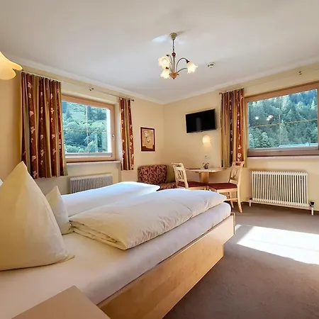 Oda ve Kahvaltı Haus Tirol 3*