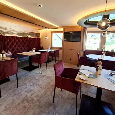 Haus Tirol לינה וארוחת בוקר 4*